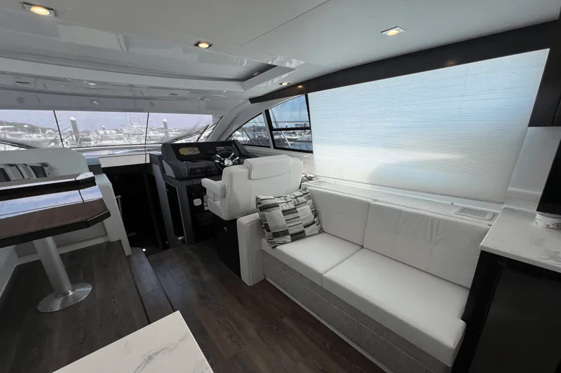 Slide: The Image of Cruisers Yachts 46 CANTIUS 2022 - 16