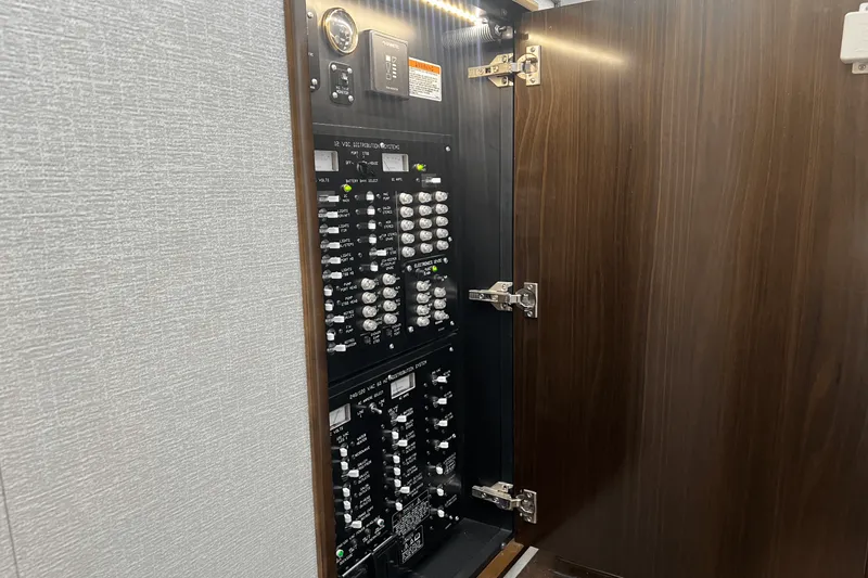 Slide: The Image of Cruisers Yachts 46 CANTIUS 2022 - 23