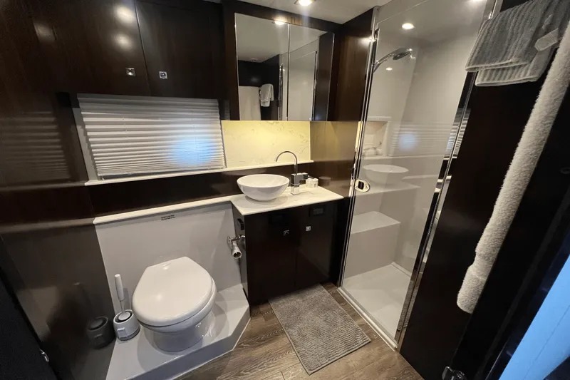 Slide: The Image of Cruisers Yachts 46 CANTIUS 2022 - 38