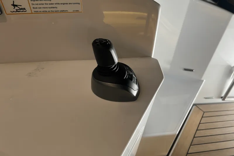 Slide: The Image of Cruisers Yachts 46 CANTIUS 2022 - 7