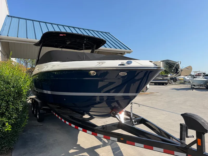 Slide: The Image of Sea Ray SLX 280 2026 - 1