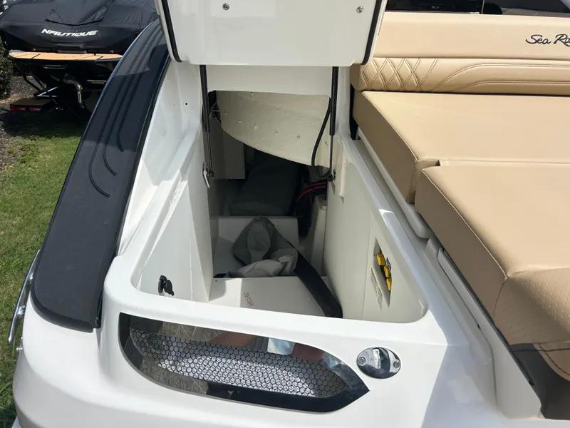 Slide: The Image of Sea Ray SLX 280 2026 - 9