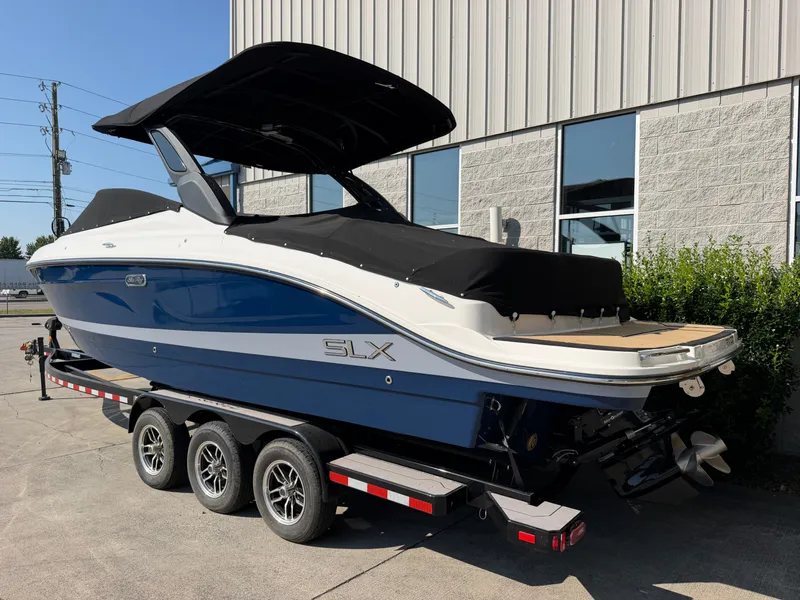 Slide: The Image of Sea Ray SLX 280 2026 - 3