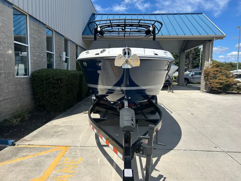 Slide: The Image of Sea Ray SLX 280 2026 - 2