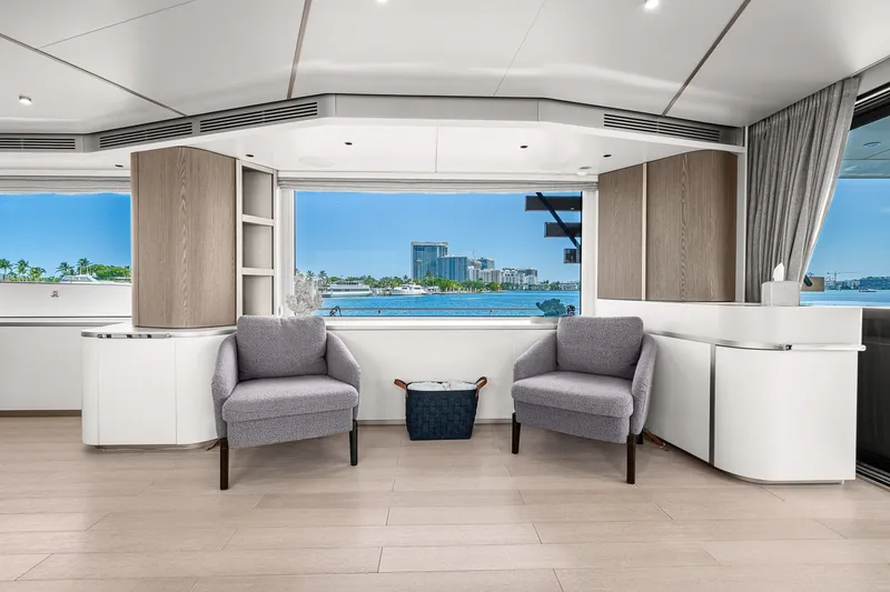 Slide: The Image of Azimut Magellano 25M 2022 - 41