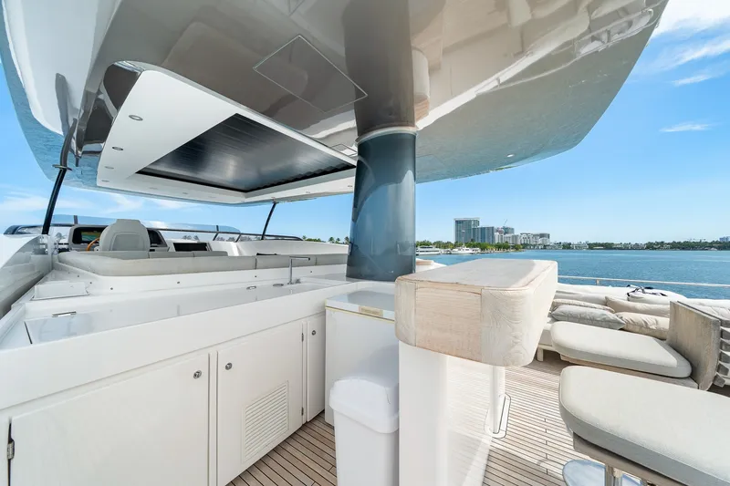 Slide: The Image of Azimut Magellano 25M 2022 - 27