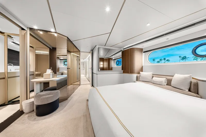 Slide: The Image of Azimut Magellano 25M 2022 - 53