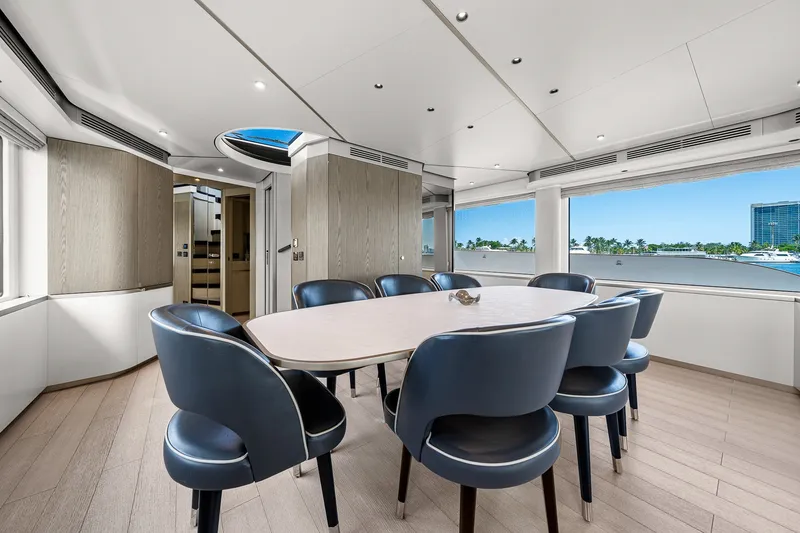 Slide: The Image of Azimut Magellano 25M 2022 - 44