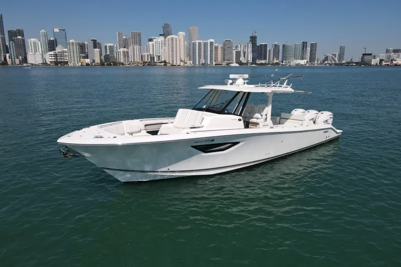 Slide: The Image of Pursuit S 378 Sport 2021 - 1