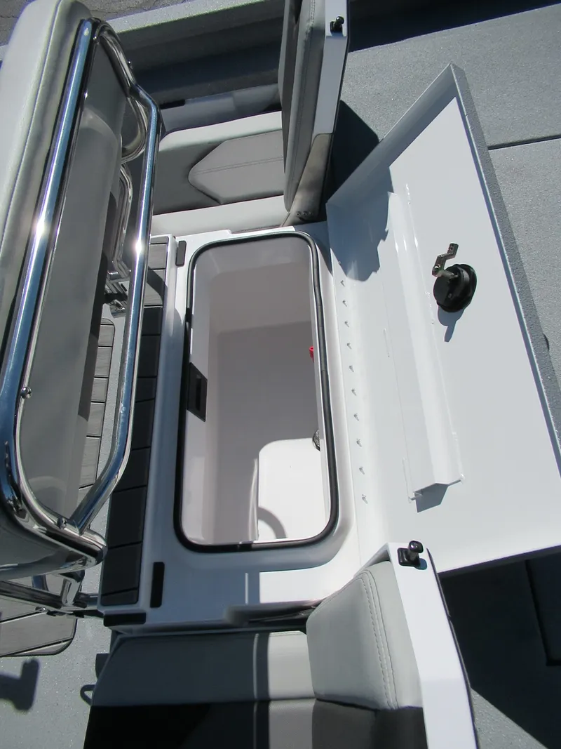 Slide: The Image of Vexus DEFENDER 201 2026 - 6