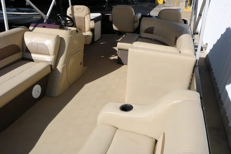 Slide: The Image of Crest Pontoons 200 Classic Fish 2020 - 13