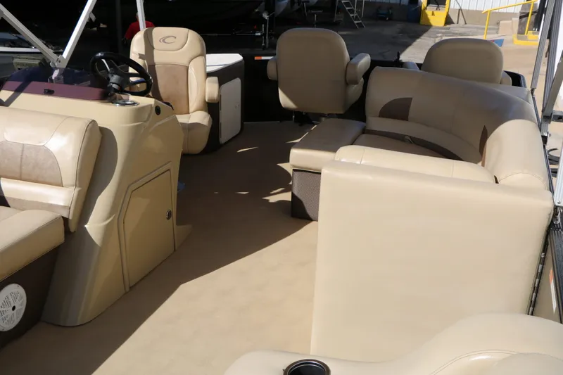 Slide: The Image of Crest Pontoons 200 Classic Fish 2020 - 16