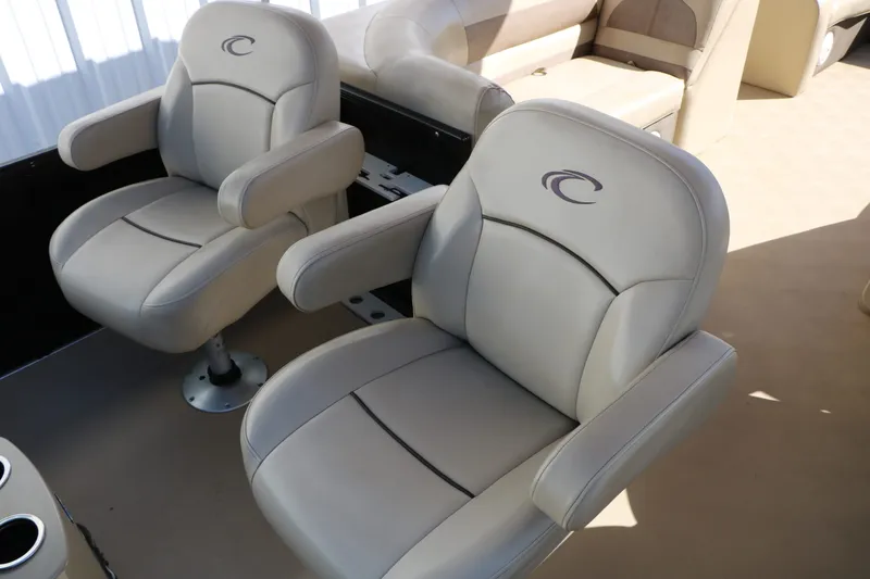 Slide: The Image of Crest Pontoons 200 Classic Fish 2020 - 20