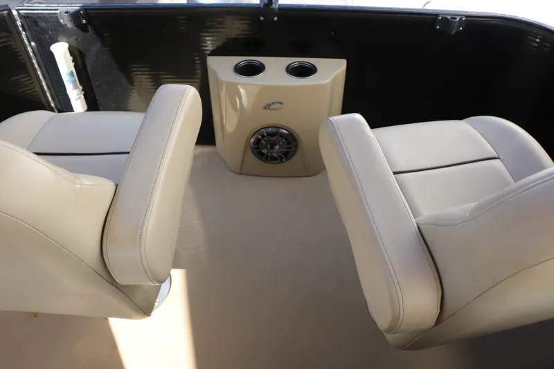 Slide: The Image of Crest Pontoons 200 Classic Fish 2020 - 32