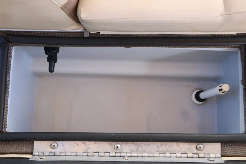 Slide: The Image of Crest Pontoons 200 Classic Fish 2020 - 36