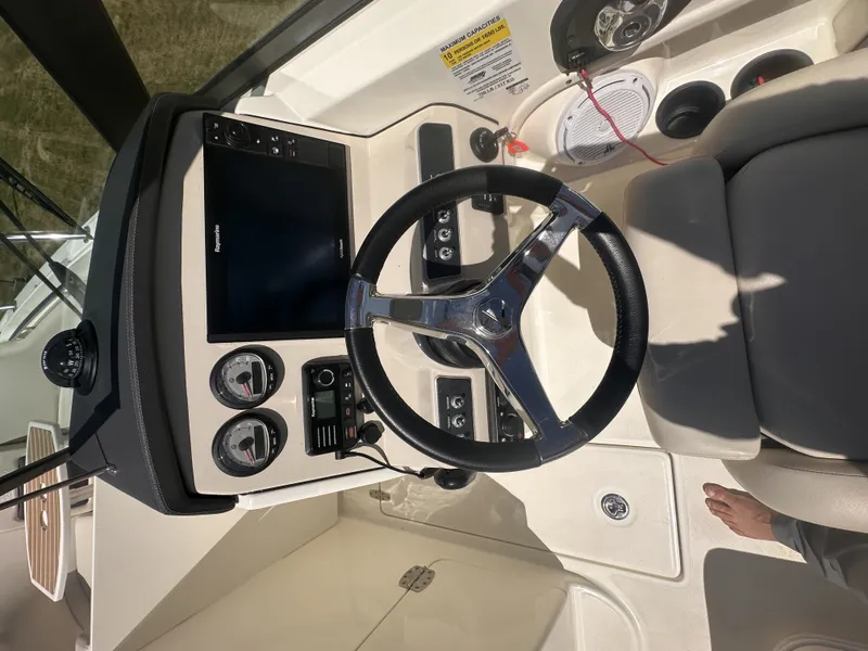 Slide: The Image of Boston Whaler 230 VANTAGE 2017 - 19