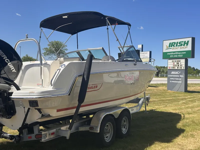 Slide: The Image of Boston Whaler 230 VANTAGE 2017 - 26