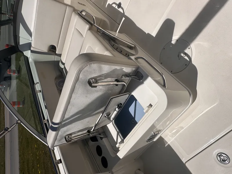 Slide: The Image of Boston Whaler 230 VANTAGE 2017 - 15