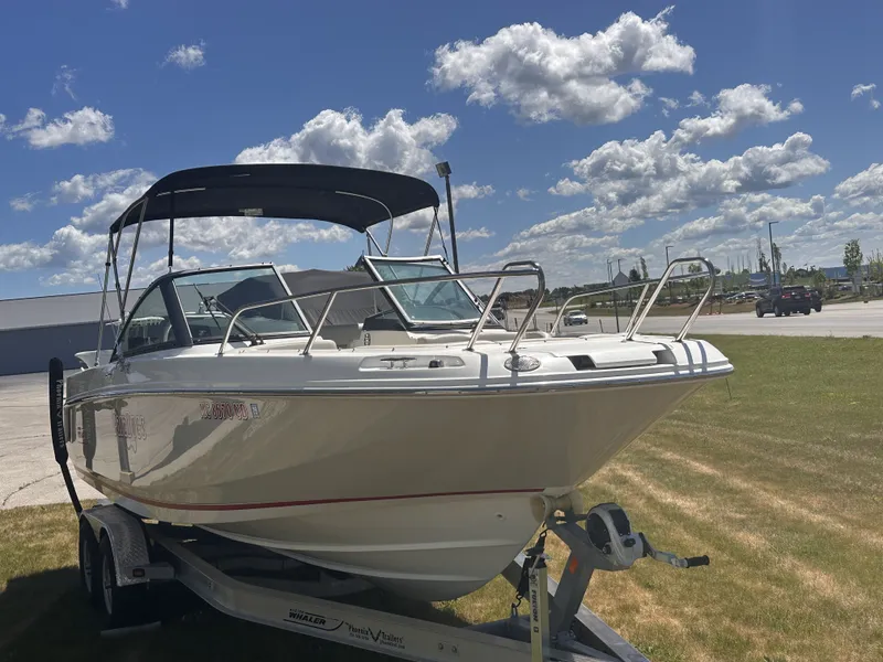 Slide: The Image of Boston Whaler 230 VANTAGE 2017 - 29