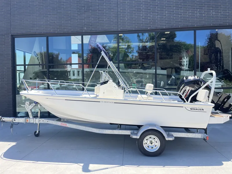 The Image of Boston Whaler 170 Montauk 2026 - 0