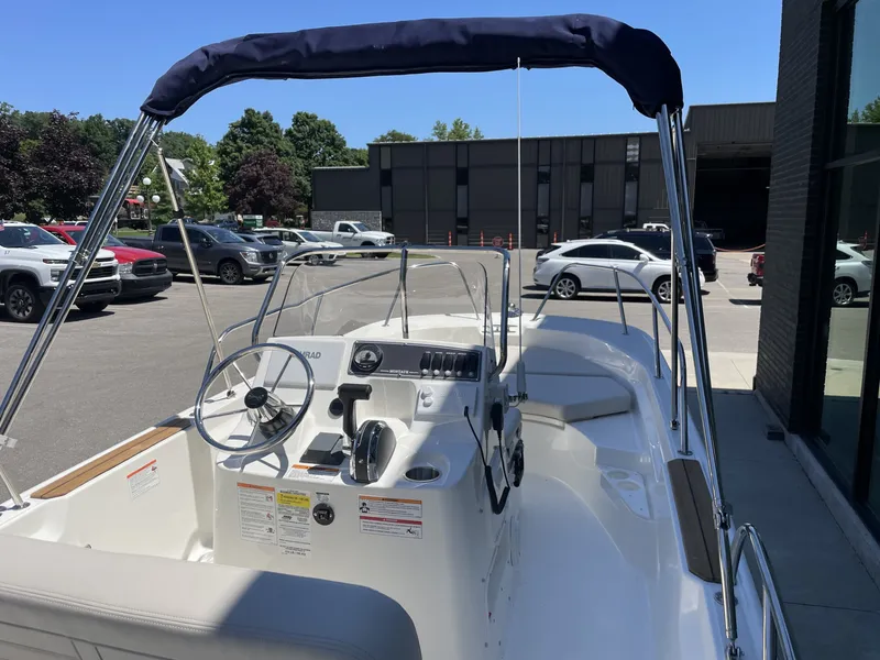 Slide: The Image of Boston Whaler 170 Montauk 2026 - 3