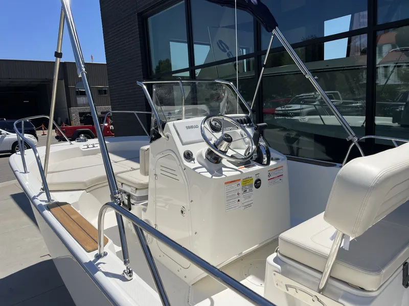 Slide: The Image of Boston Whaler 170 Montauk 2026 - 1