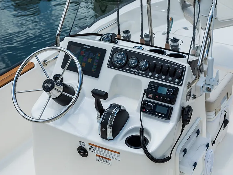 Slide: The Image of Boston Whaler 170MTK 2026 - 3