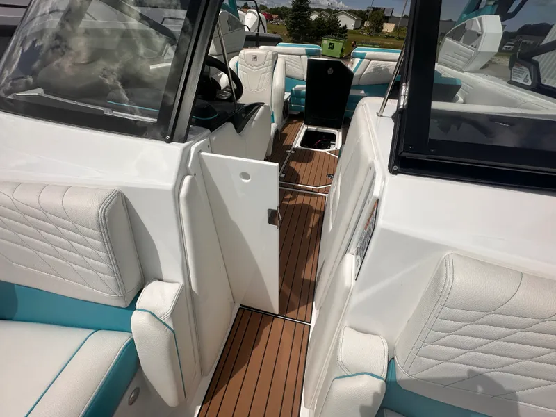 Slide: The Image of Nautique G23 2021 - 12