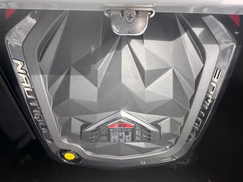 Slide: The Image of Nautique G23 2021 - 25
