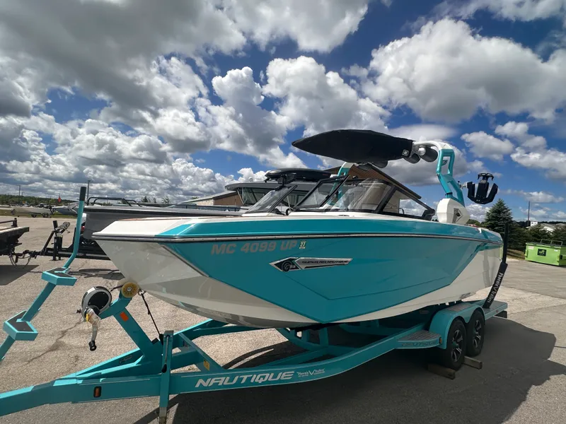 Slide: The Image of Nautique G23 2021 - 2