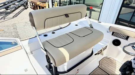 Slide: The Image of Yamaha FSH 222 Sport E 2025 - 13