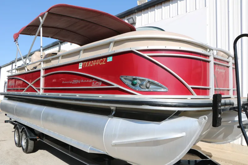 Slide: The Image of SUN Tracker Regency Party Barge 254 XP3 2014 - 13