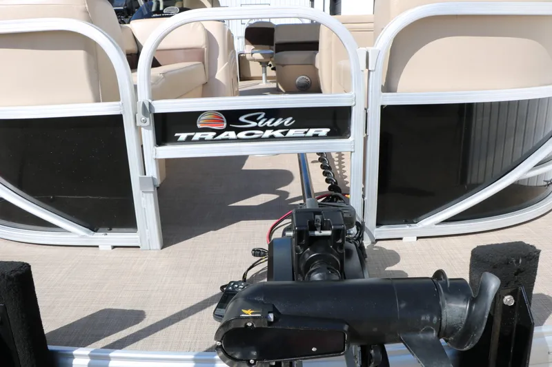 Slide: The Image of SUN Tracker Sport 22 Fish Deluxe 2019 - 15