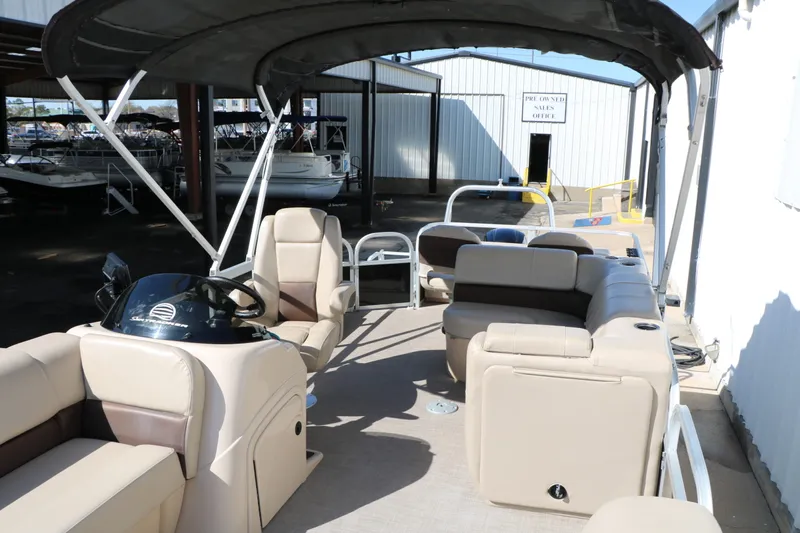 Slide: The Image of SUN Tracker Sport 22 Fish Deluxe 2019 - 21