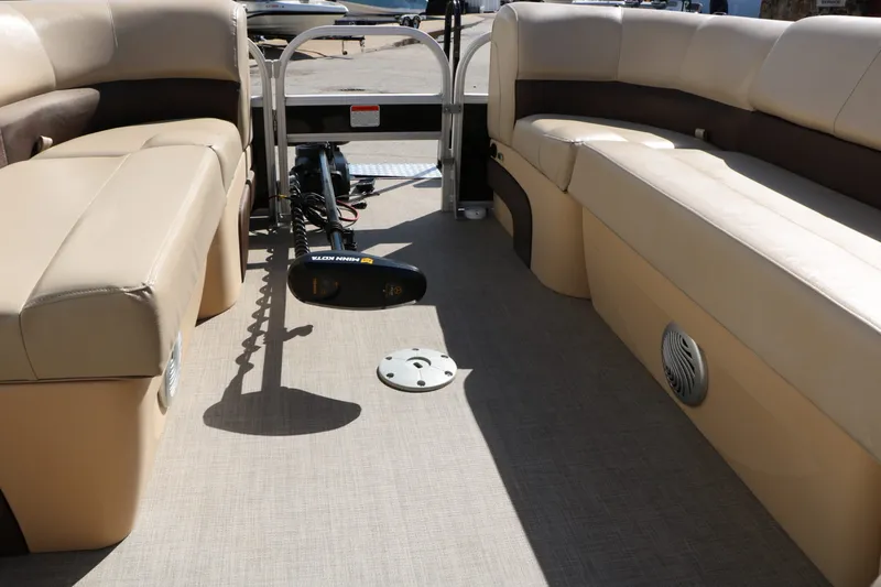 Slide: The Image of SUN Tracker Sport 22 Fish Deluxe 2019 - 25