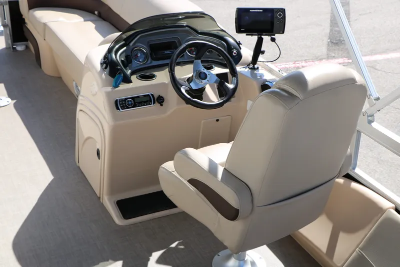 Slide: The Image of SUN Tracker Sport 22 Fish Deluxe 2019 - 39