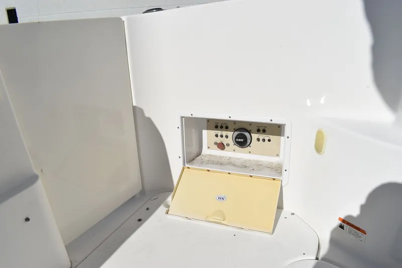 Slide: The Image of Larson 310 Cabrio 2005 - 20