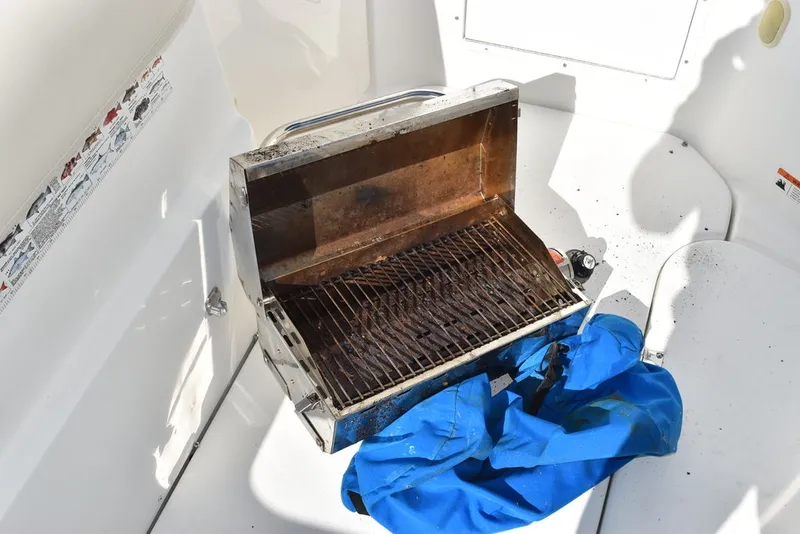 Slide: The Image of Larson 310 Cabrio 2005 - 27