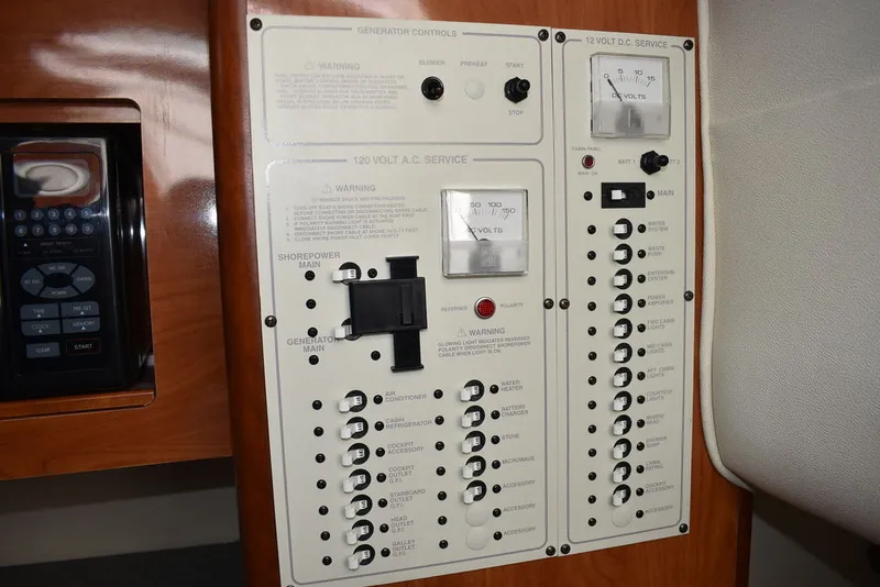 Slide: The Image of Larson 310 Cabrio 2005 - 47