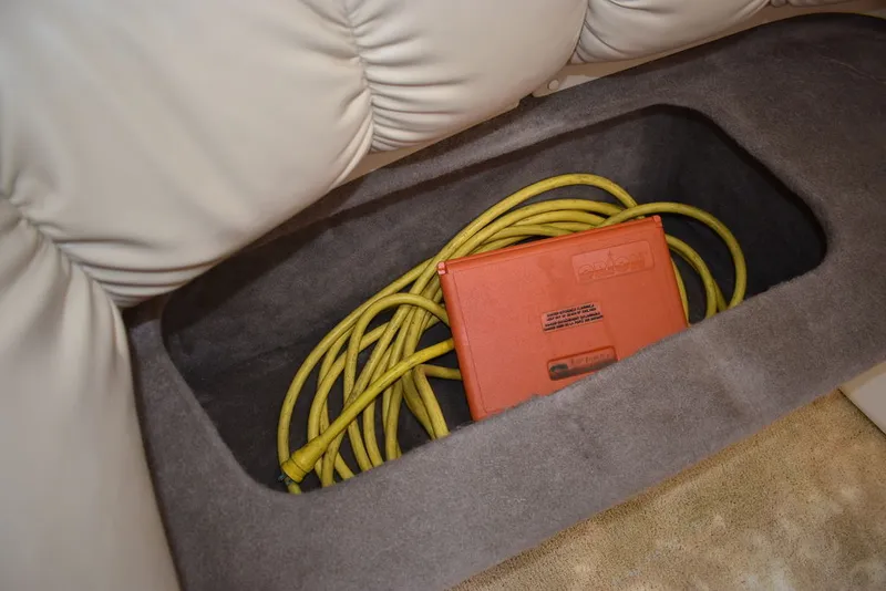 Slide: The Image of Larson 310 Cabrio 2005 - 60