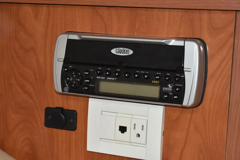 Slide: The Image of Larson 310 Cabrio 2005 - 70