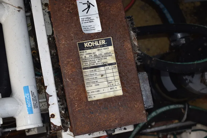 Slide: The Image of Larson 310 Cabrio 2005 - 93