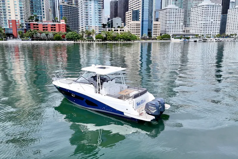 Slide: The Image of Jeanneau Leader 10.5 WA 2019 - 2
