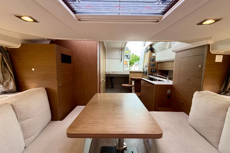 Slide: The Image of Jeanneau Leader 10.5 WA 2019 - 24