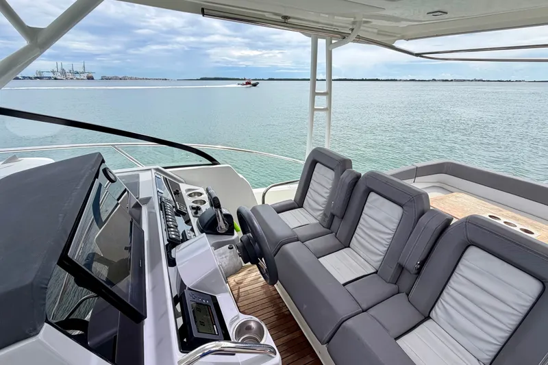 Slide: The Image of Jeanneau Leader 10.5 WA 2019 - 8