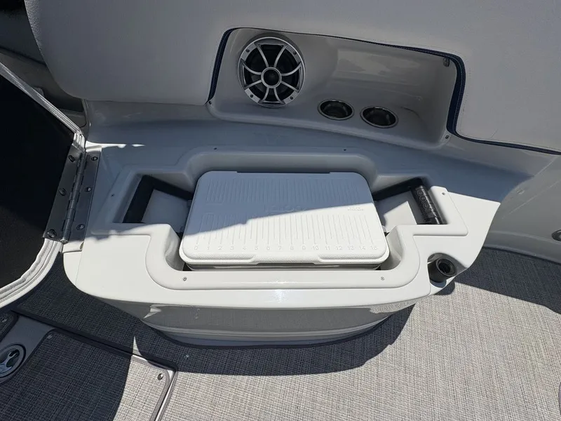 Slide: The Image of Crownline Boats 298 XSS 2026 - 14