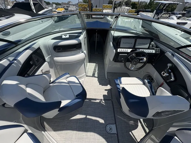 Slide: The Image of Crownline Boats 298 XSS 2026 - 18