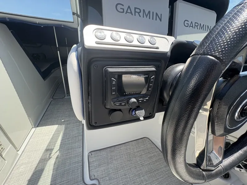 Slide: The Image of Crownline Boats 298 XSS 2026 - 23