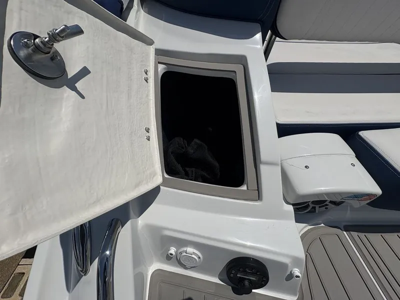 Slide: The Image of Crownline Boats 298 XSS 2026 - 10