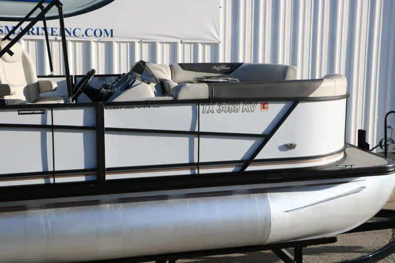 Slide: The Image of SunChaser Geneva 22 SB DH 2024 - 13